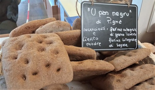 Torna il profumo e il sapore del “Pane nero di Pigna” Torna il profumo e il sapore del “Pane nero di Pigna”