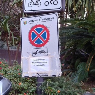 Sanremo: parcheggio alla stazione nonostante il divieto, il Comune "Serviva alle ambulanze ma nessuno lo ha rispettato"