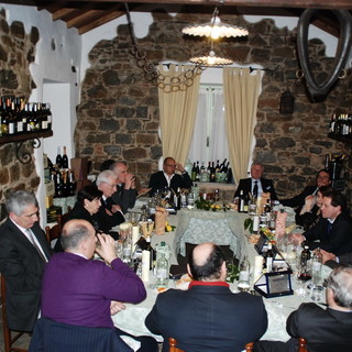 Metti una sera a cena con 10 sindaci.....tra aneddoti e sassolini nelle scarpe