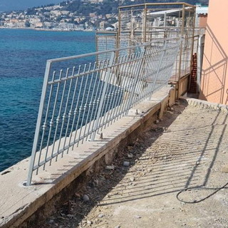 Ventimiglia: il Comune installa le nuove protezioni al Museo dei Balzi Rossi (Foto) Ventimiglia: il Comune installa le nuove protezioni al Museo dei Balzi Rossi (Foto)