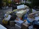 La montagna di spazzatura comparsa ieri in via Nino Bixio, davanti a piazza Sardi