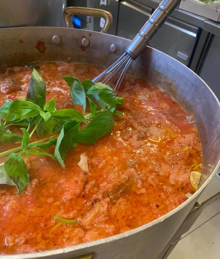 La 'appa al pomodoro' solidale di Diego Pani La 'appa al pomodoro' solidale di Diego Pani