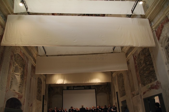 I nuovi pannelli all'interno della ex chiesa di Santa Brigida I nuovi pannelli all'interno della ex chiesa di Santa Brigida