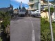 Vallecrosia, al via i lavori per l'abbattimento di un pino: scatta divieto di transito e di sosta in via I Maggio (Foto)