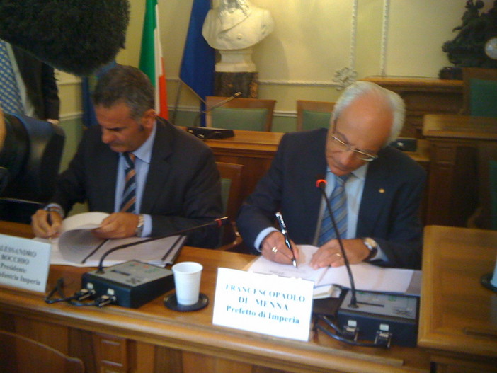 Provincia: firmato il "Protocollo di  legalità e sviluppo" tra Confindustria, la Provincia e i comuni di Imperia e Sanremo