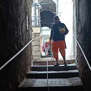 Ventimiglia: richiesta del consigliere Bonadonna, sopralluoghi, pulizia e spurghi nella trascurata città alta (Foto)