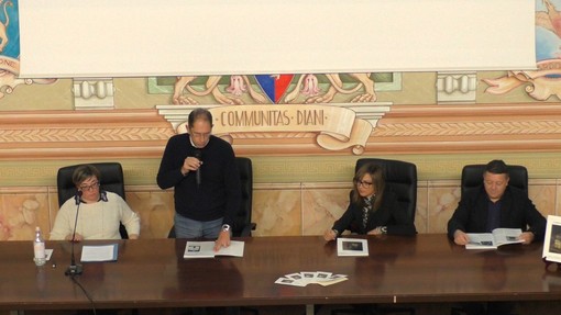 Presentata a Diano la nuova Rivista della Communitas Diani: le parole del Sindaco di Diano Marina e dell’Assessore alla Cultura Presentata a Diano la nuova Rivista della Communitas Diani: le parole del Sindaco di Diano Marina e dell’Assessore alla Cultura