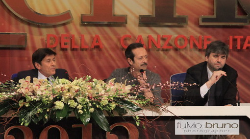 Festival Sanremo: in sala stampa lo staff al completo della kermesse canora ancora senza la bellissima Ivana