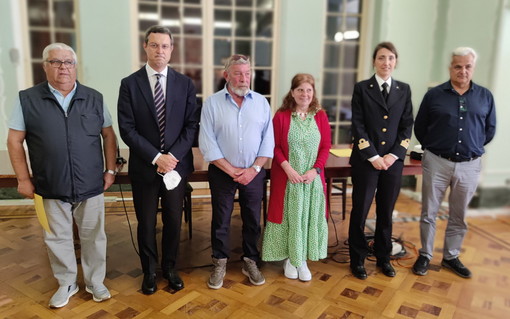 La presentazione di oggi e, sotto, le foto dello sorso anno