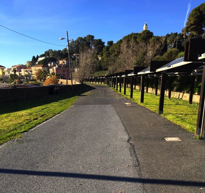 Il posteggio di Area24 a Bussana