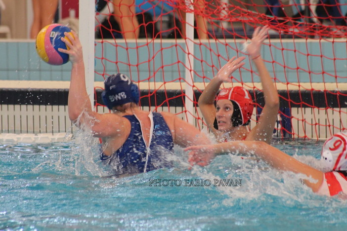 Pallanuoto: sabato prossimo alle 20 alla 'Cascione' match di ritorno della Champions femminile