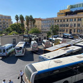 Ruba un autobus dalla stazione della Riviera Traporti in piazza Colombo a Sanremo: 50enne condannato