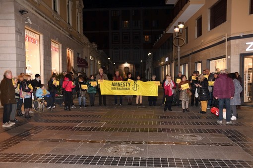 Sanremo: questa sera in via Escoffier il presidio di Amnesty International per la libertà di Patrick Zaky (Foto) Sanremo: questa sera in via Escoffier il presidio di Amnesty International per la libertà di Patrick Zaky (Foto)