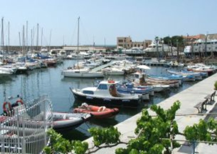 Anche a Sanremo la protesta del settore pesca contro le decisioni dell'Unione Europea Anche a Sanremo la protesta del settore pesca contro le decisioni dell'Unione Europea