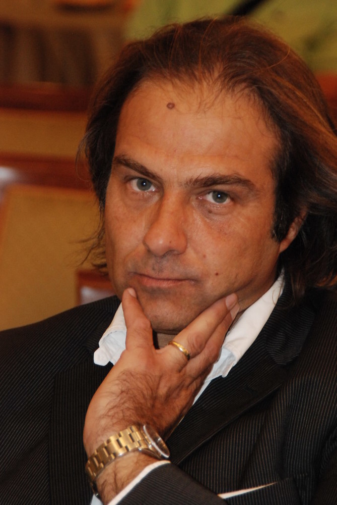 Lombardi pensa a come convincere il sindaco Crespi Lombardi pensa a come convincere il sindaco Crespi
