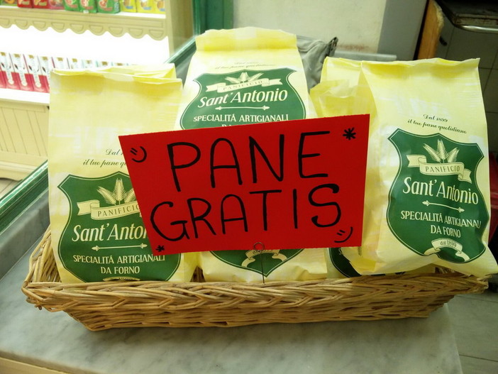 Bordighera: rubati i cestini usati per regalare il pane durante le feste, lo sconcerto del titolare