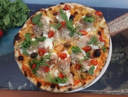 Alla Sant'Ampelio prosegue la proposta della pizza “Rosa dei Venti” che ha partecipato al Campionato del Mondo nel 2015
