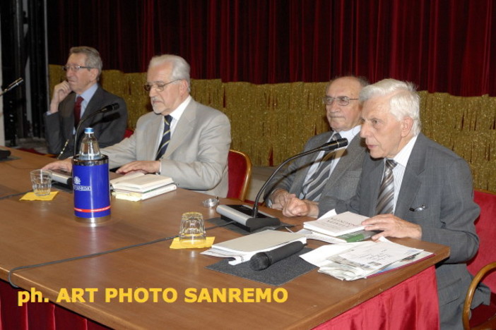 Sanremo: buon successo di pubblico, oggi pomeriggio ai 'Martedì' per Piero Ottone e Sergio Romano