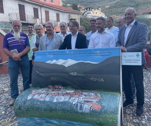 Pontedassio: questa sera inaugurazione della prima 'panchina letteraria' ligure, note musicali e prelibatezze locali