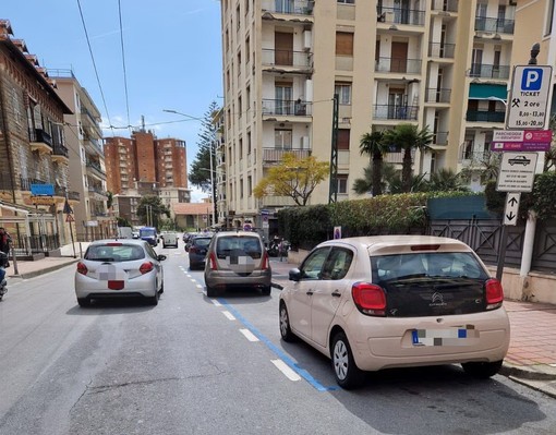 Arma di Taggia: in allestimento il cantiere per la nuova scuola in viale delle Palme, parcheggi gratis in via Stazione Arma di Taggia: in allestimento il cantiere per la nuova scuola in viale delle Palme, parcheggi gratis in via Stazione