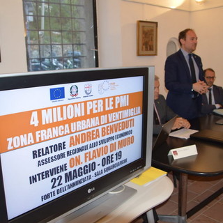 Ventimiglia: presentato alla città ed ai commercianti il bando da 4 milioni per la Zona Franca Urbana (Foto e Video) Ventimiglia: presentato alla città ed ai commercianti il bando da 4 milioni per la Zona Franca Urbana (Foto e Video)