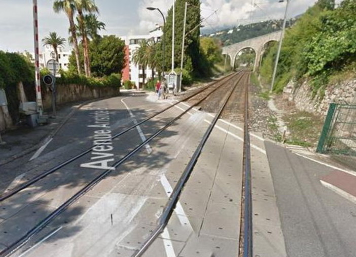 Ventimiglia: grossi problemi per i pendolari, una fuga di gas tra Mentone e Nizza blocca i treni