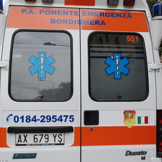 Bordighera: anziana investita da un camion, trasportata d'urgenza in ospedale