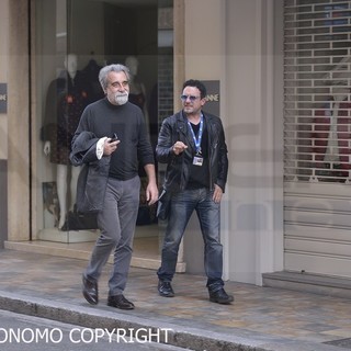Vessicchio mentre raggiunge l'Ariston per le prove