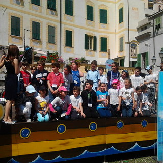 Sanremo: questa mattina premiata la classe 4B della scuola Asquasciati. Le foto