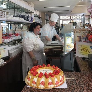 San Bartolomeo al Mare: dopo oltre 50 anni ha chiuso la storica pasticceria di Renato Racca (Foto)