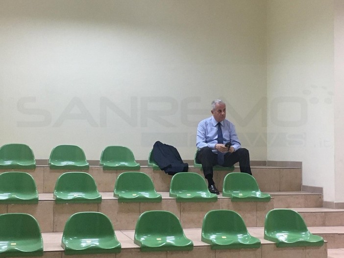 Reggio Calabria: processo 'Breakfast', l'accusa insiste "Scajola è un reo confesso, un uomo dello Stato che ha commesso un grave reato" Reggio Calabria: processo 'Breakfast', l'accusa insiste "Scajola è un reo confesso, un uomo dello Stato che ha commesso un grave reato"