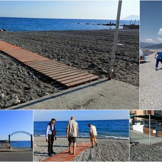 Vallecrosia sempre più inclusiva, l'associazione Marinai realizza e posiziona passatoia per spiaggia (Foto e video) Vallecrosia sempre più inclusiva, l'associazione Marinai realizza e posiziona passatoia per spiaggia (Foto e video)