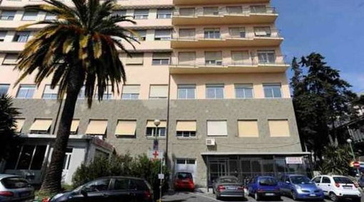 Nordafricano sputa contro sanitari e Carabinieri al pronto soccorso di Imperia: Piana "E' ora di dire basta al buonismo"