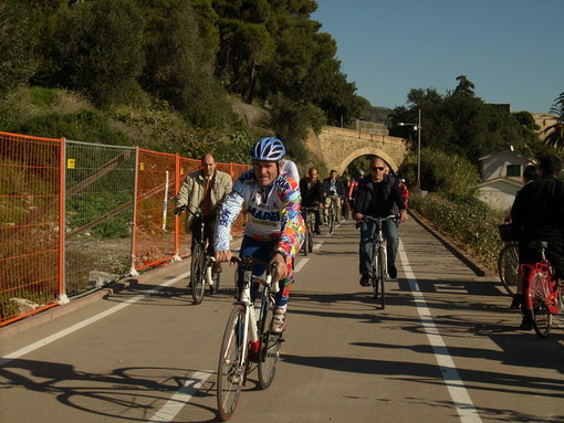 Sanremo: nel weekend pista ciclabile e numerose vie interdette al transito per il passaggio della Portosole Olympic Triathlon