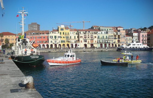 Mondo di poesie: &quot;Il segno indelebile del perpetuo oblio del porto di Oneglia&quot; di Luciano Spalla