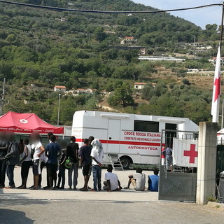 Ventimiglia: "Ci incateniamo perchè siamo prigionieri a casa nostra", sabato manifestazione della Lega Nord