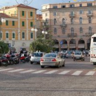 Sanremo: fontana ‘spenta’ in piazza Colombo, lettore “Cartolina per turisti”