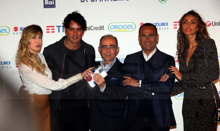 #Sanremo2016: Elton John domani al Festival, Leone "Non sappiamo se ci sarà il marito, in diretta vedremo"