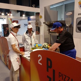Bordighera: la Pizzeria Sant'Ampelio in gara al Campionato del Mondo con la "Regina Madre": svelati gli ingredienti, giovedì l’esito della giuria (Foto)