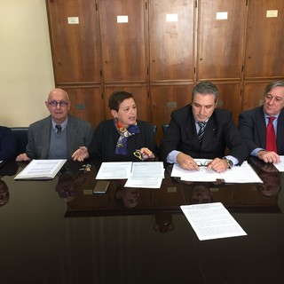 Imperia: sottoscritto il nuovo accordo territoriale per la stipula di contratti di locazione, Camonita (Uppi) "Giornata importante per il settore casa" (Foto e video) Imperia: sottoscritto il nuovo accordo territoriale per la stipula di contratti di locazione, Camonita (Uppi) "Giornata importante per il settore casa" (Foto e video)