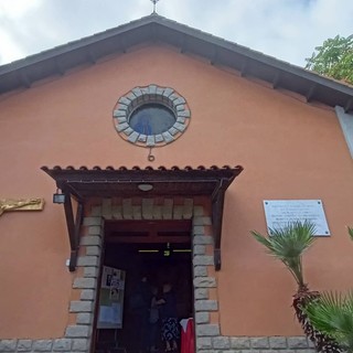 Sante messe, processione e festino di beneficenza: Bordighera celebra la festa patronale Madonna dei Fiori (Foto) Sante messe, processione e festino di beneficenza: Bordighera celebra la festa patronale Madonna dei Fiori (Foto)