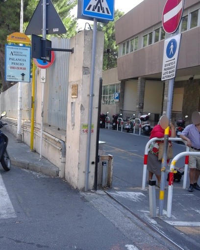 Imperia: parcheggi dell'ospedale e pagamento, nota dei dipendenti al Sindaco: "Un atto particolarmente odioso!"