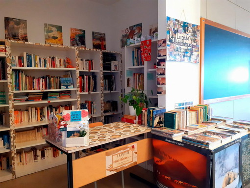 La “petite bibliothèque” del Liceo Aprosio di Ventimiglia: un polo culturale francese unico nel Ponente che cresce con studenti, libri e nuove iniziative