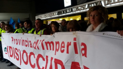 Anche i dipendenti della Provincia di Imperia sotto la Regione per protestare dopo il riordino degli Enti