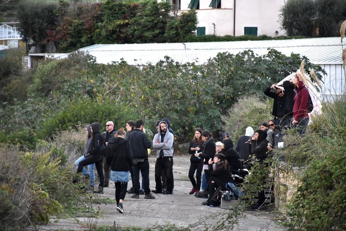 Luca Dolce, anarchici davanti al carcere di Sanremo: cordone delle forze dell'ordine (foto e video) Luca Dolce, anarchici davanti al carcere di Sanremo: cordone delle forze dell'ordine (foto e video)