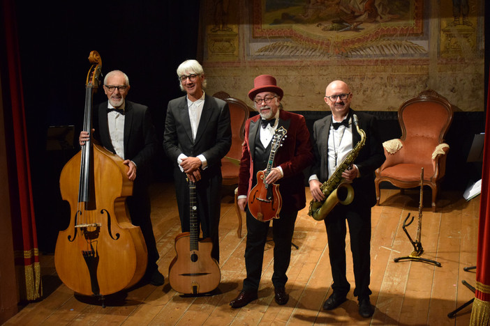Freddy Colt e il quartetto “Mandolinology”. Freddy Colt e il quartetto “Mandolinology”.