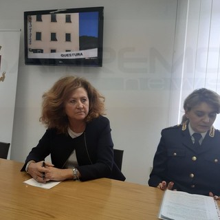 Rubavano auto e trafficavano documenti falsi: la Polizia arresta 12 persone tra Albenga e Bordighera, i dettagli (Foto e Video) Rubavano auto e trafficavano documenti falsi: la Polizia arresta 12 persone tra Albenga e Bordighera, i dettagli (Foto e Video)