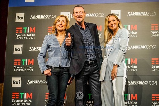 Amadeus oggi in conferenza stampa Amadeus oggi in conferenza stampa