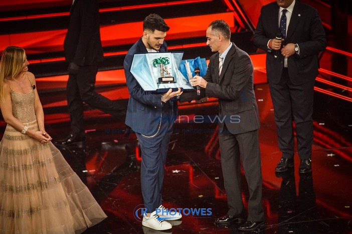 Le immagini dal Teatro Ariston (foto Duilio Rizzo) Le immagini dal Teatro Ariston (foto Duilio Rizzo)