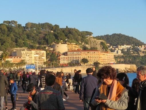 Quai des Etats Unis durante le feste dello scorso anno Quai des Etats Unis durante le feste dello scorso anno
